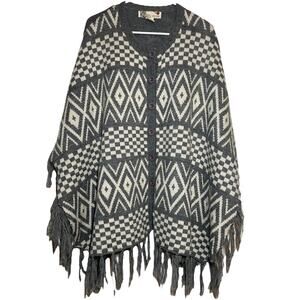 Flying Tomato Poncho Sweater Button Front Fringe Hem Knitted Gray White S/M